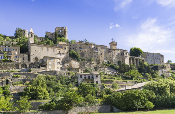 village perché de Montbrun-les-Bains